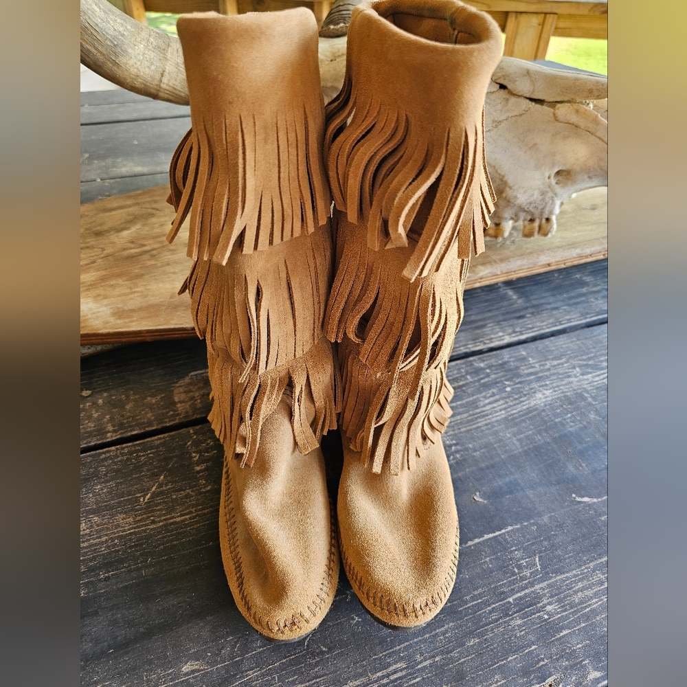 Minnetonka Calf-High Moccasin Fringe Boot Women's Size 8